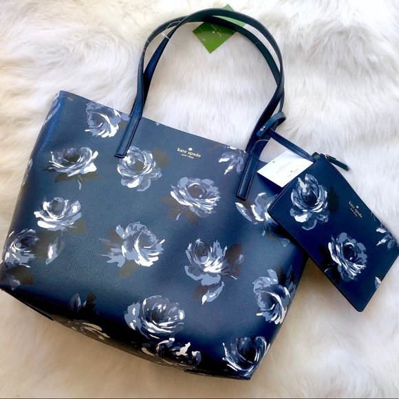 kate spade Handbags - Kate Spade ♠️NWT Reversible Tote Bag With Wristlet